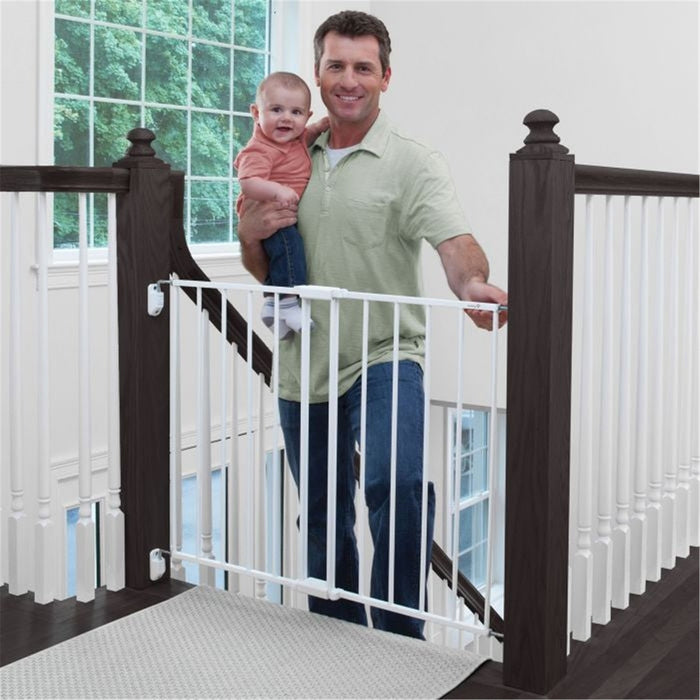 Safety 1st Top of Stairs Expanding Metal Gate